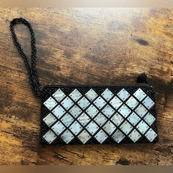 Mad by design | abalone shell wristlet - Picture 4 of 10